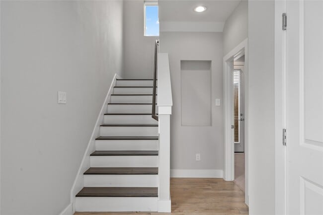 Photo - 2510 Tuam St