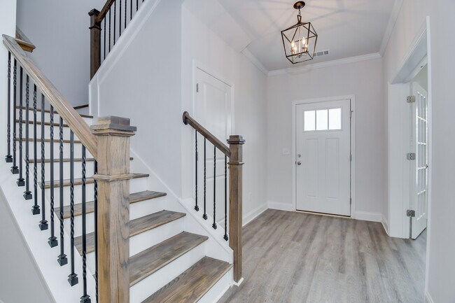 Photo - 2546 Traverse Trl