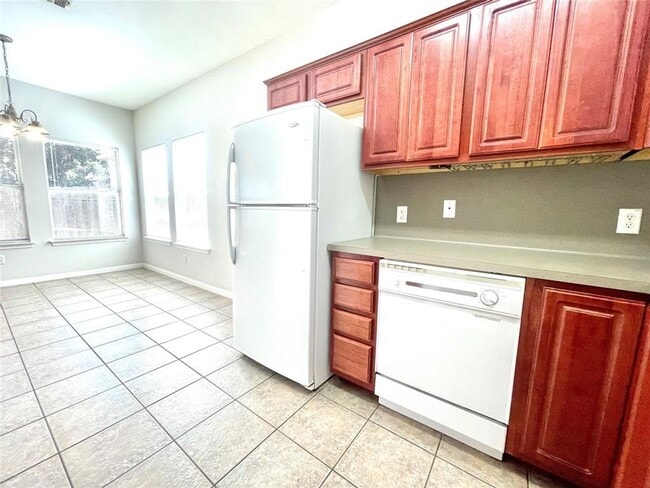 Photo - Spacious 4 Bed, 2.5 Bath. Perfect size and...