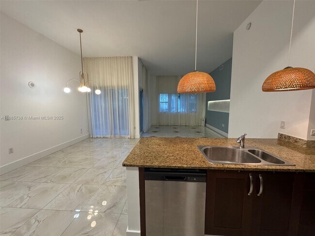 Photo - 20000 E Country Club Dr Unidad 104