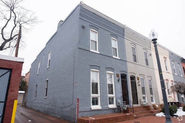 Building Photo - Charming Capitol Hill Home Near Lincoln Pa...