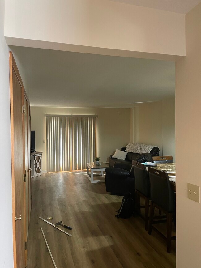 Photo - 15 Philo Rd W