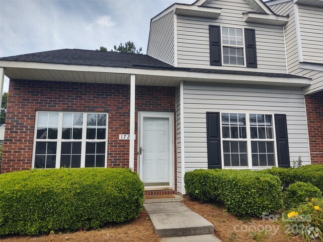 Building Photo - 1728 Forest Side Ln Rental