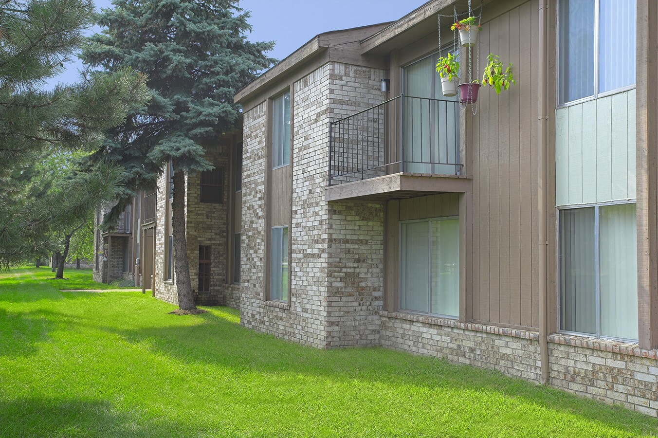 Spring Hill Apartments For Rent In Shelby Township Mi Forrent Com