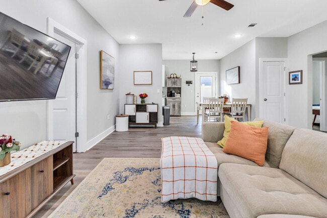 Photo - 52 Magnolia St