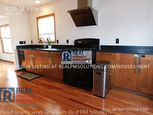 Photo - 6126 SE 49th Ave