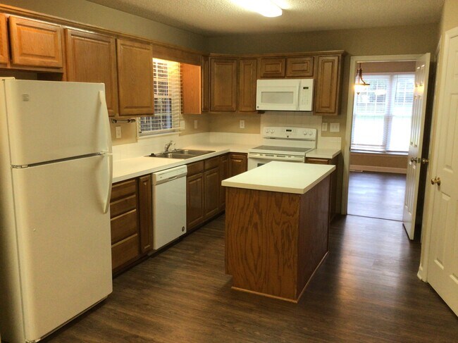 Photo - 1143 Sequoia Dr