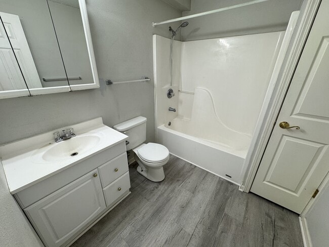 Photo - 398 W Ash Dr Unit A