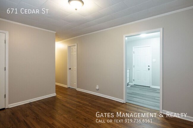 Photo - 671 Cedar St