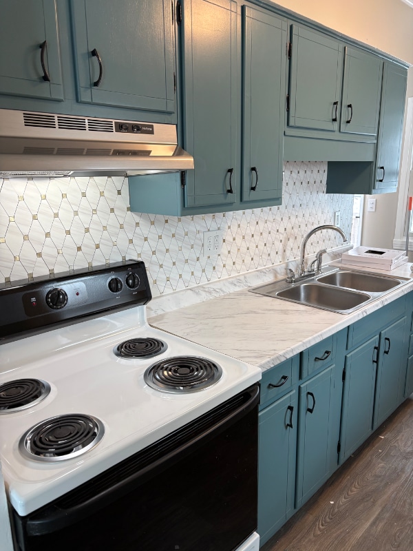 Photo - 147 S Surry Rd