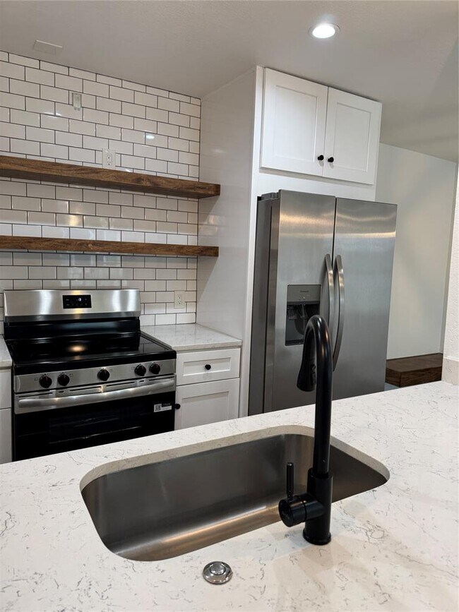 Photo - 2124 Burton Dr Unit 133