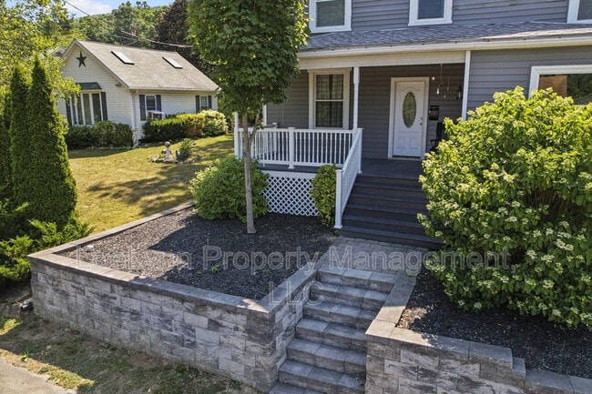 Photo - 505 B St Unit 1
