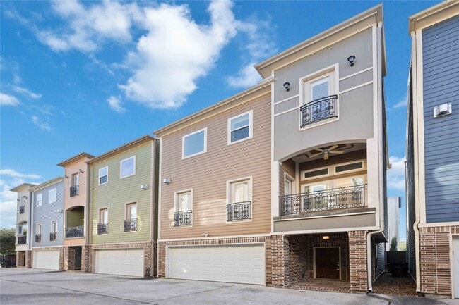 Photo - 609 Rutland St