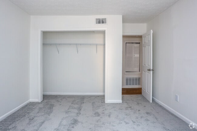 3BR, 2BA - 1,560 SF
