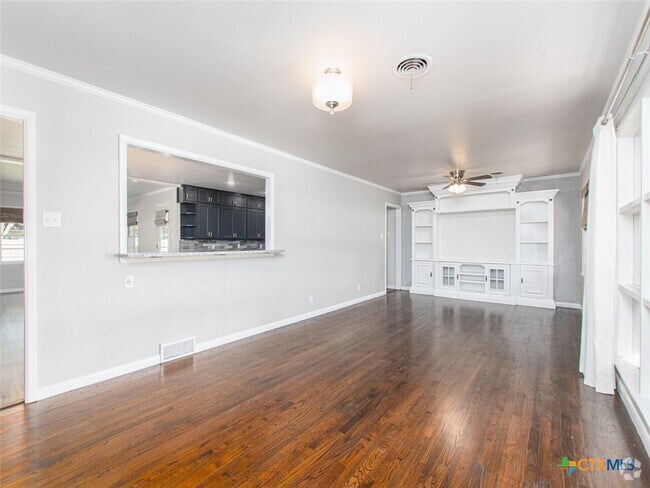 Building Photo - 2604 N 11th St Rental
