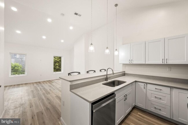 Building Photo - 1633 Germantown Ave Unit 3 Rental