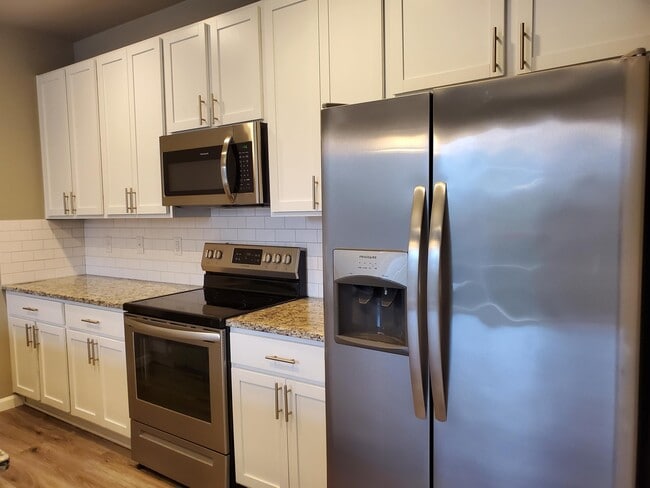 Photo - 6909 Delaney Ln NE