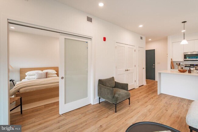 Photo - 2101 Washington Ave Unit PREMIUM ONE BED