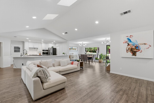 Photo - 412 E Northgate Dr