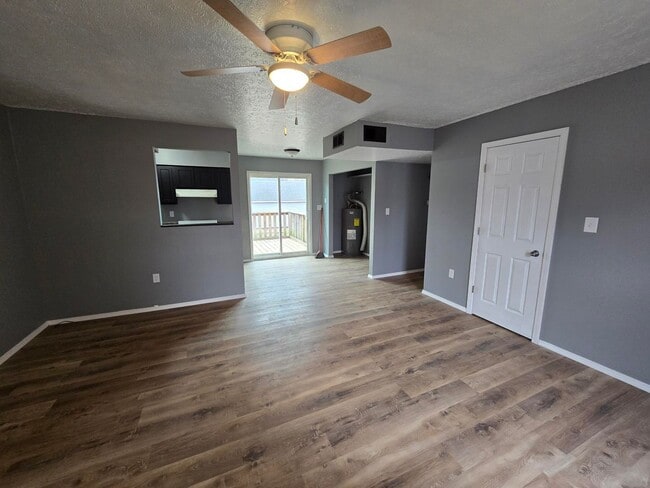 Building Photo - 1105 S 10th St Unit #2 Rental