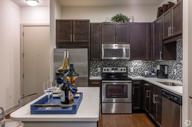 Building Photo - Stylish Homes in a Prime Location! Unit DWT1