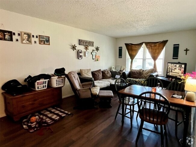 Building Photo - 410 Bryan St Unit 10 Rental