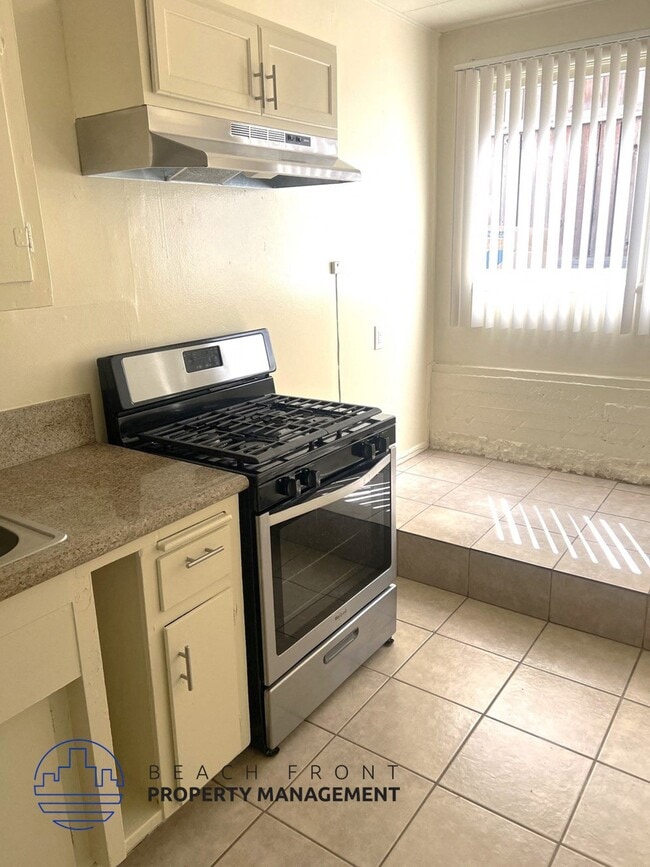 2609 Voorhees Ave.