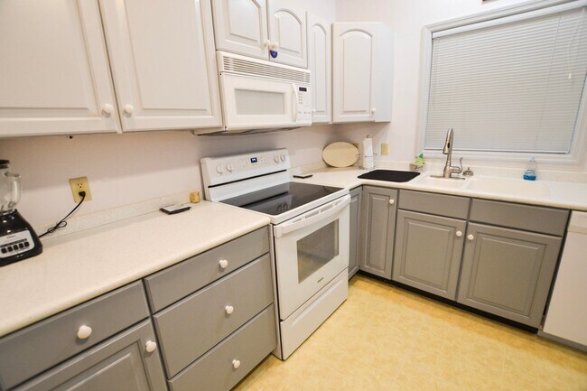 Photo - 401 7th Ave S Unit #103