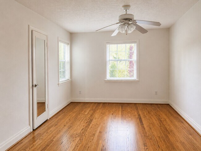 Photo - 2022 Southgate Blvd