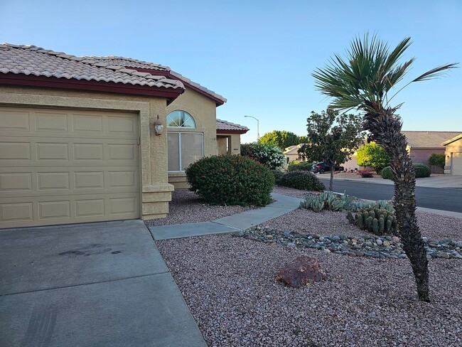 Photo - MOVE IN SPECIALS !!  Single level CORNER L...