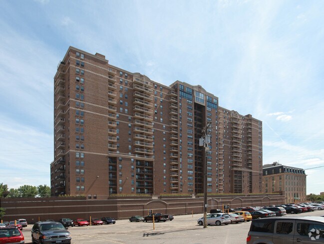 Photo - River West Apartments