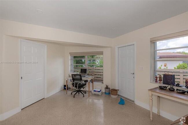 Building Photo - 3 bedroom in Miami FL 33023 Rental