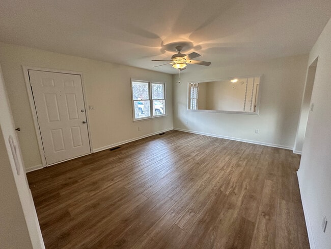 Photo - 310 Azalia Dr