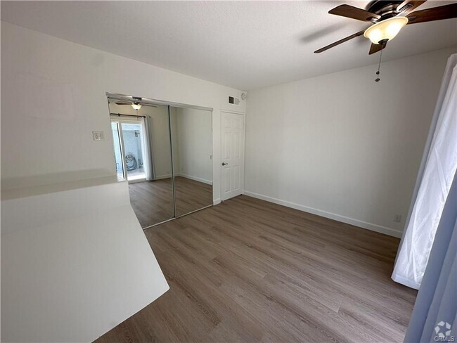 Building Photo - 320 Paseo De La Playa Rental