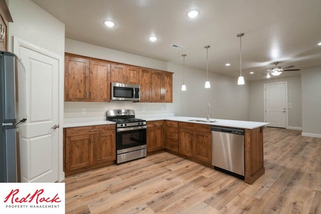 Photo - Welcoming 4 Bedroom Townhome in Hurricane Heights!