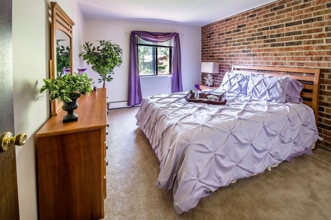 Photo - Courtyards Village West