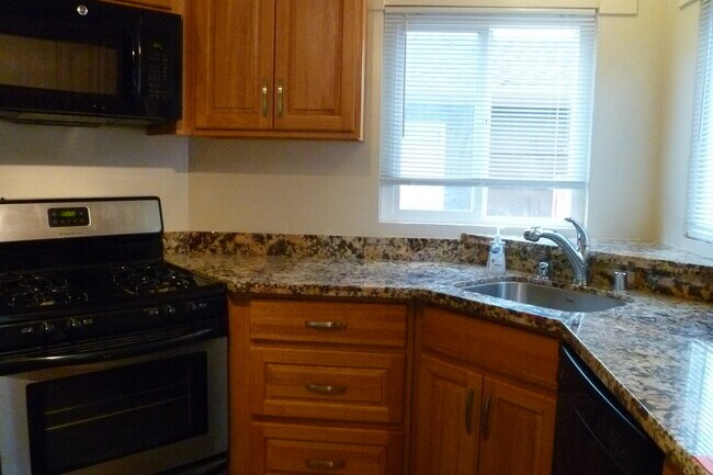 Photo - 175 W I St Unit #4