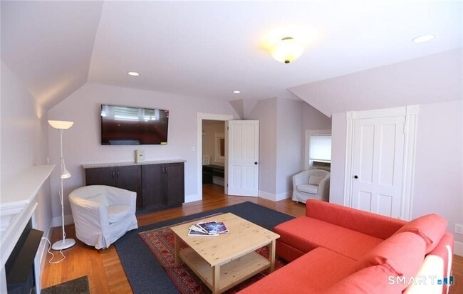 Photo - 392 Orange St Unit 3