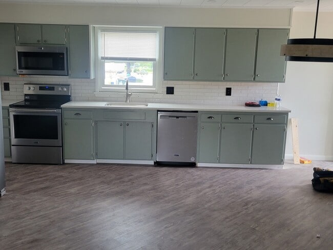 Kitchen - 240 E Market St Unit 240 E Market St