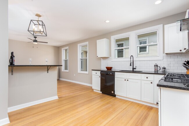 Photo - 34 Court Park Unit 3