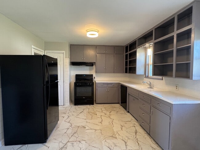 Photo - 110 W Virginia Ave