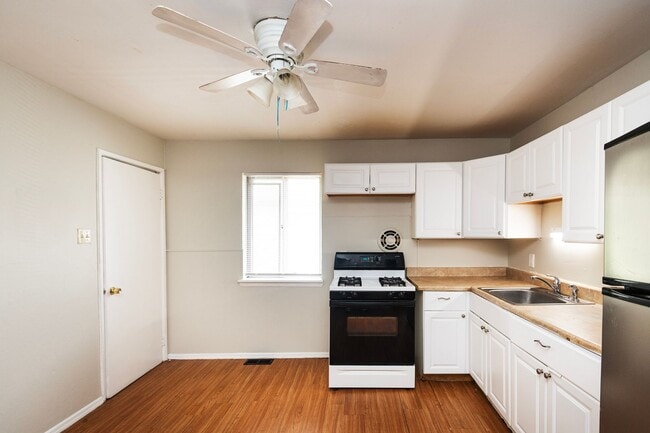 Photo - Lovely 3 Bedroom, 1 Bathroom Home