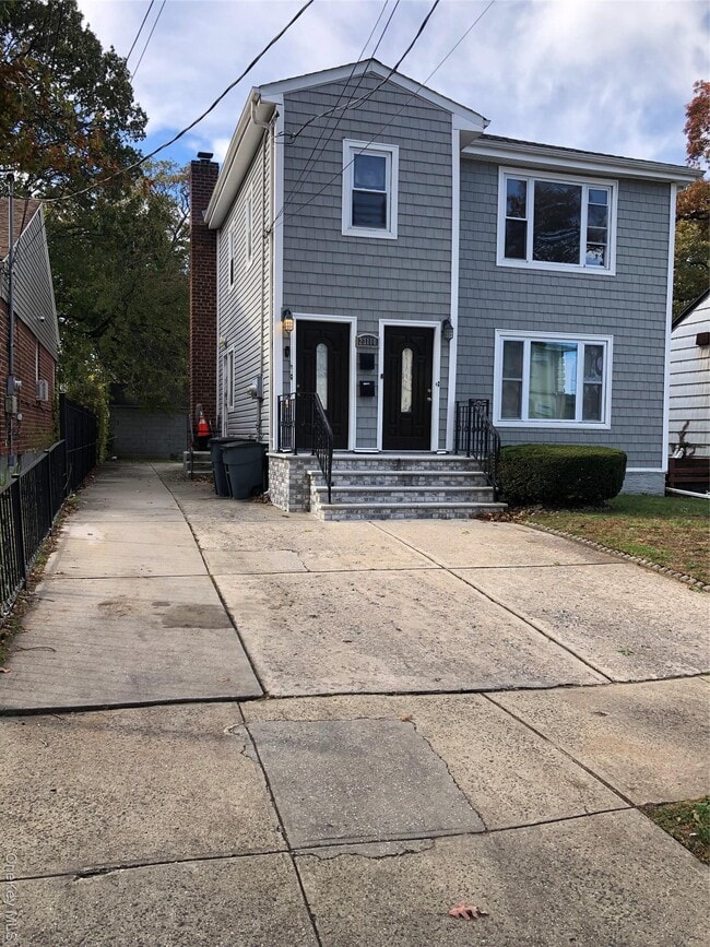 Building Photo - 231-10 145th Ave