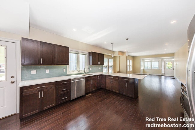 Photo - 120 Jerome St