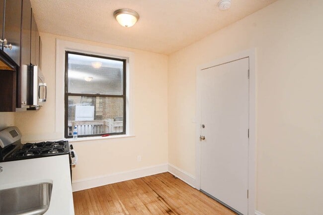 Photo - 2332.5 N Spaulding Ave Unit A4