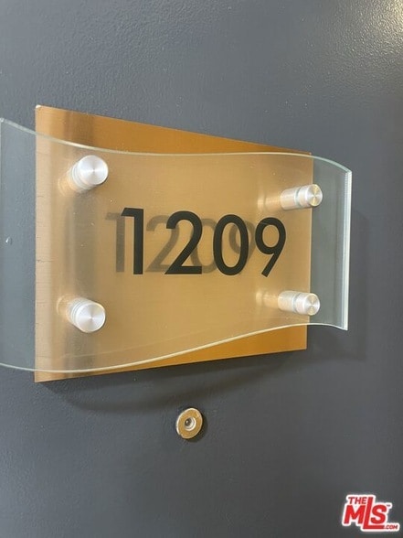 Photo - 800 W 1st St