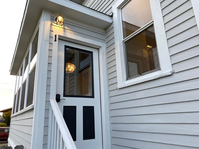 Photo - 1655 J St Unit 1