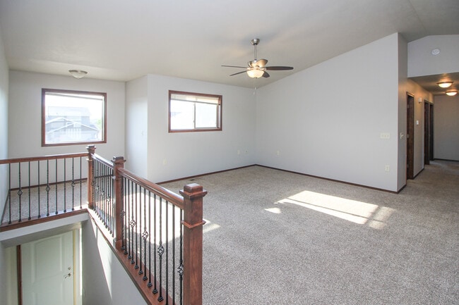 Photo - 320 Vernon Dr Unit 3