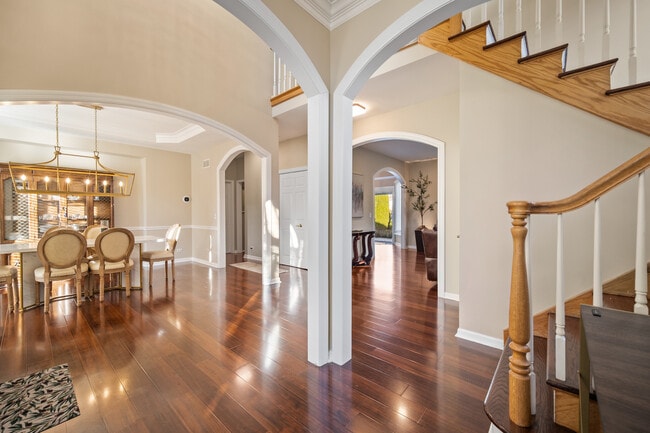 Photo - 142 N Dixon Dr