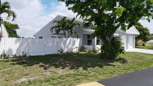 Photo - 34 Paxford Ln